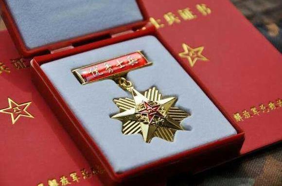 部隊定制徽章哪家好,定制時需要考慮哪些因素?