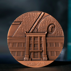 人民日?qǐng)?bào)1948紀(jì)念銅章